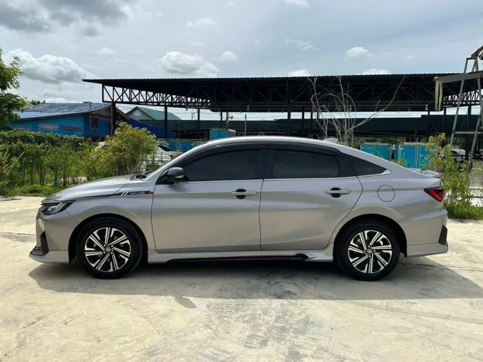 oyota Yaris ATIV 1.2 Premium Luxury ปี 2024 รถมือสองหาดใหญ่ รูปที่ 2
