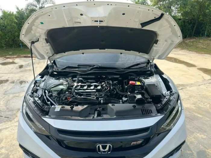 Front view of Honda Civic 1.5 RS Turbo year 2020 white color used car in Hatyai รูปที่ 14
