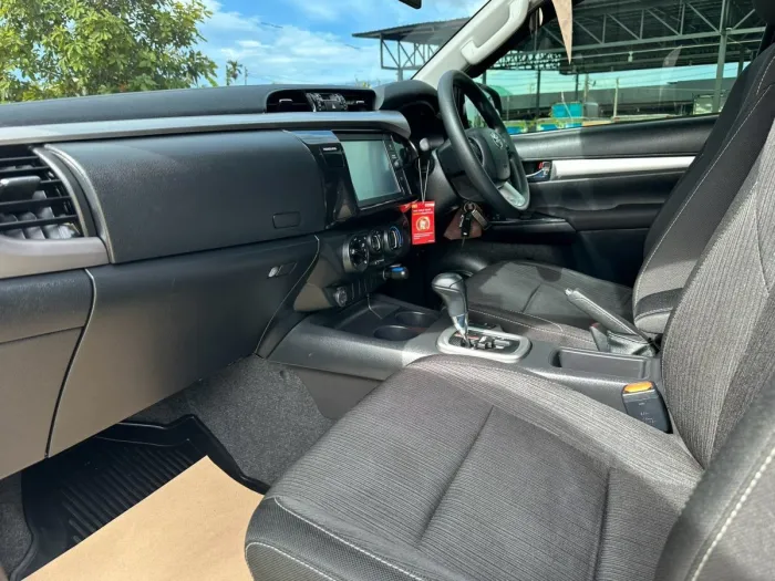 Front view of Toyota Hilux Revo Double Cab year 2021 black color used car in Hatyai รูปที่ 14