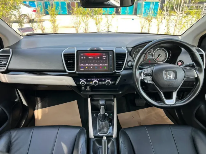 Front view of Honda City 1.0 Turbo SV year 2020 grey color used car in Hatyai รูปที่ 15