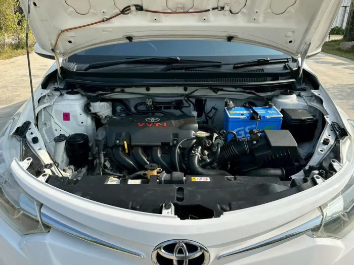 Front view of Toyota Vios 1.5 J AT year 2013 white color used car in Hatyai รูปที่ 17