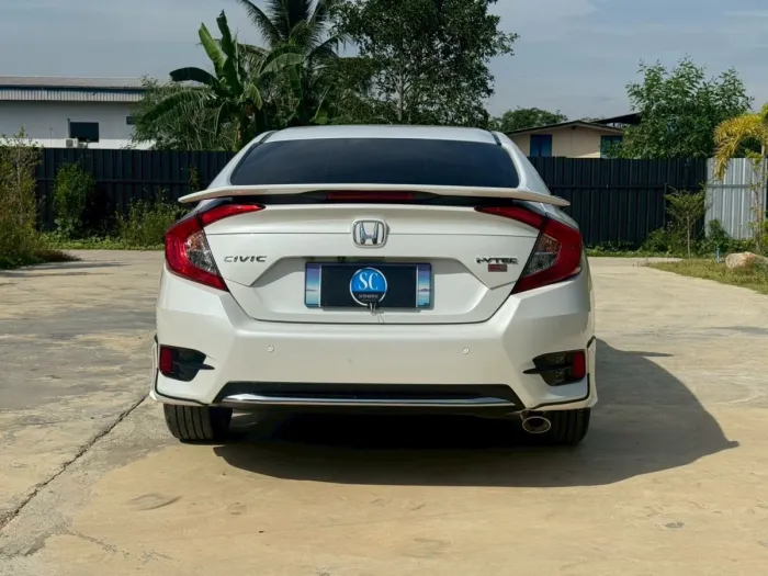 Front view of Honda Civic FC 1.8 EL year 2021 white color used car in Hatyai รูปที่ 8