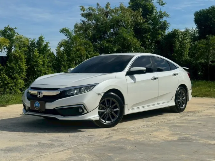Front view of Honda Civic FC 1.8 EL year 2021 white color used car in Hatyai