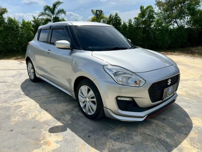 Front view of Suzuki Swift 1.2 GL CVT year 2019 silver color used car in Hatyai