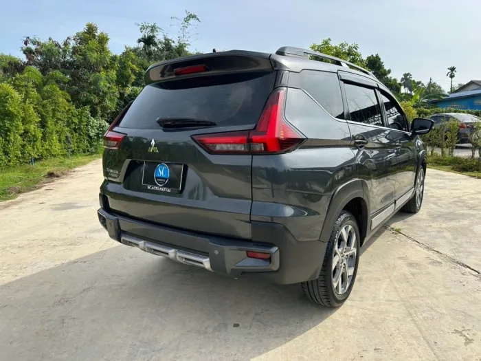Front view of Mitsubishi Xpander Cross Minorchange grey color used car in Hatyai รูปที่ 3
