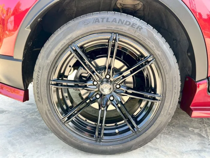 Front view of Toyota C-HR 1.8 HV Hi year 2018 red color used car in Hatyai รูปที่ 22