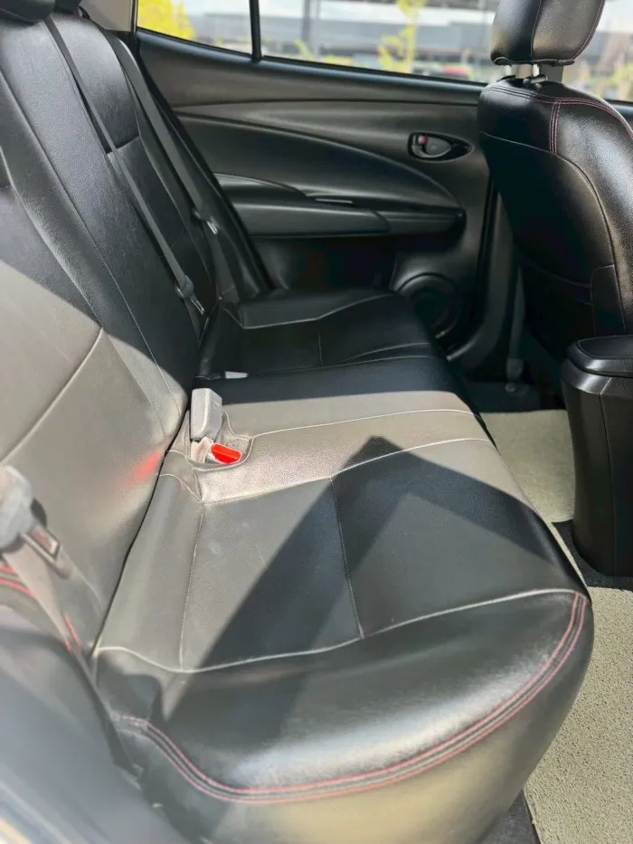 Front view of Toyota Yaris Ativ 1.2 E year 2019 white color used car in Hatyai รูปที่ 9