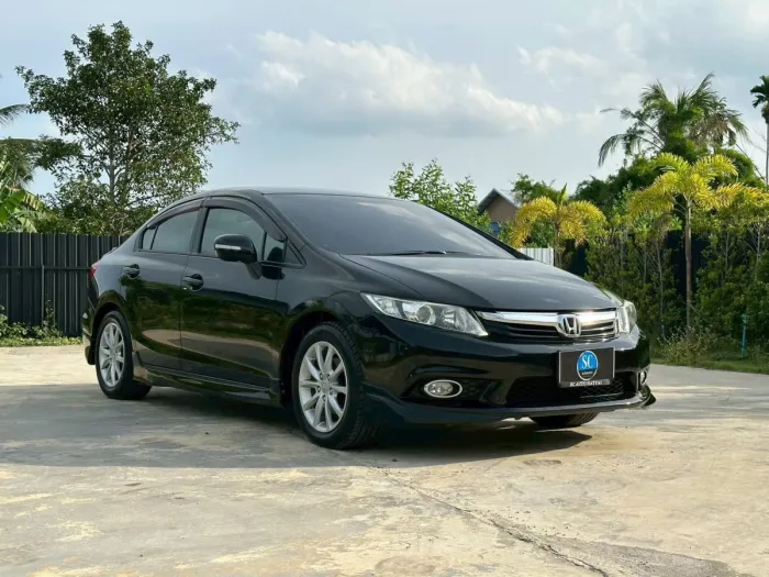 Front view of Honda Civic FB 1.8 E-Navi year 2013 black color used car in Hatyai