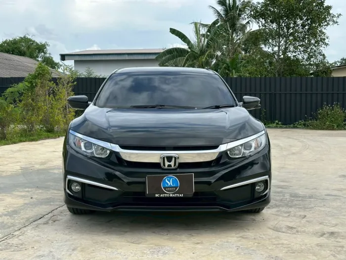 Front view of Honda Civic FC 1.8 EL year 2019 black color used car in Hatyai รูปที่ 2