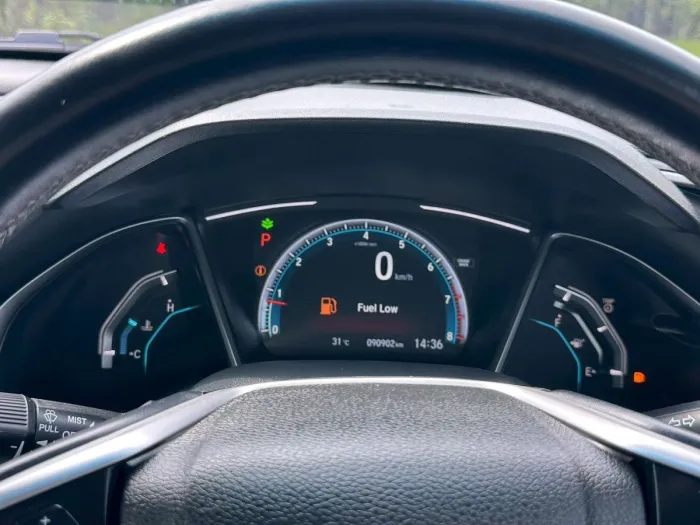 Front view of Honda Civic FC 1.8 EL year 2019 black color used car in Hatyai รูปที่ 15