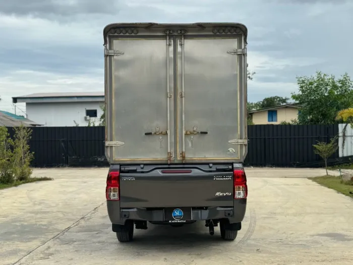 Front view of Toyota Hilux Revo Single Cab 2.4 Entry year 2023 grey color used car with cargo box in Hatyai รูปที่ 9