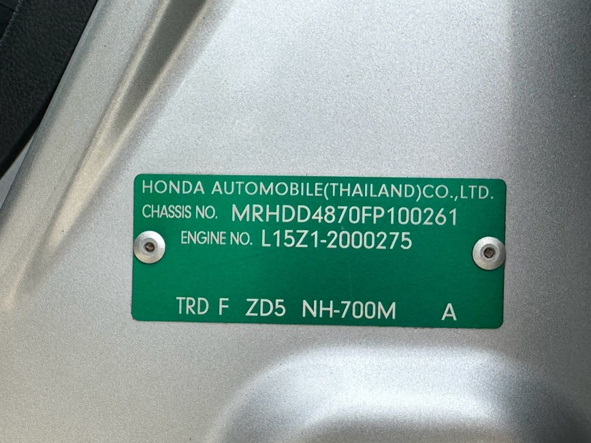 Front view of Honda Mobilio 1.5 RS year 2014 silver color used car in Hatyai รูปที่ 6
