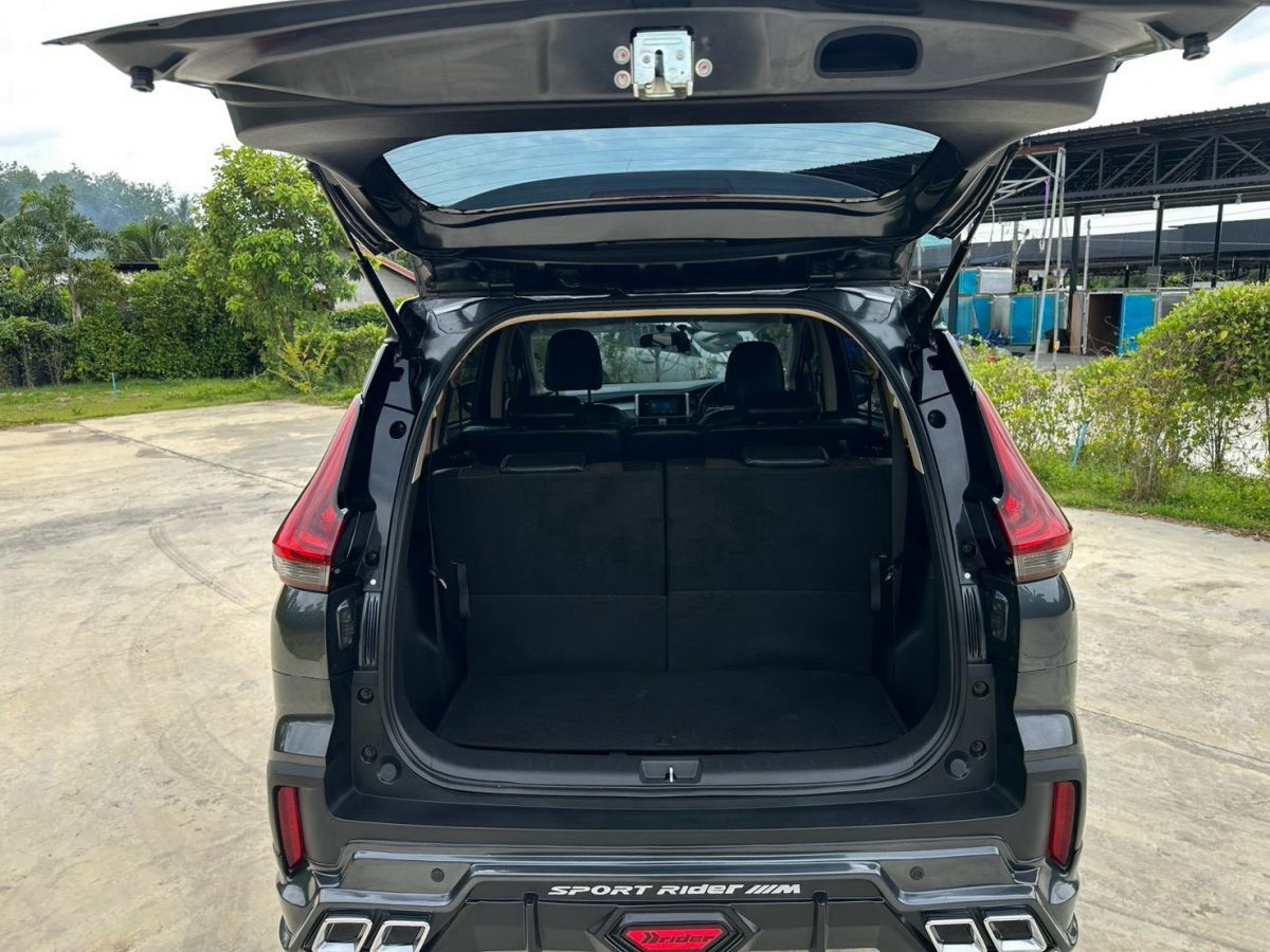 Front view of Mitsubishi Xpander Cross 1.5 AT year 2020 grey color used car in Hatyai รูปที่ 10