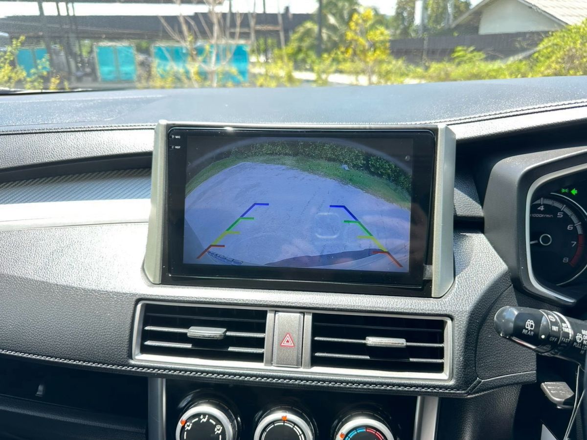 Front view of Mitsubishi Xpander 1.5 GT year 2019 white color used car in Hatyai รูปที่ 20