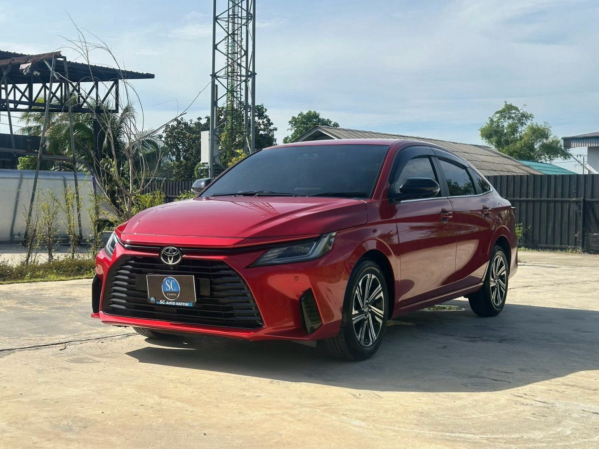 Front view of Toyota Yaris Ativ 1.2 Premium Luxury year 2023 red color used car in Hatyai