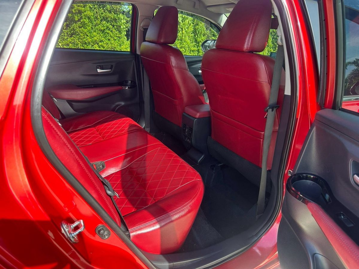 Front view of Toyota Yaris Ativ 1.2 Premium Luxury year 2023 red color used car in Hatyai รูปที่ 14